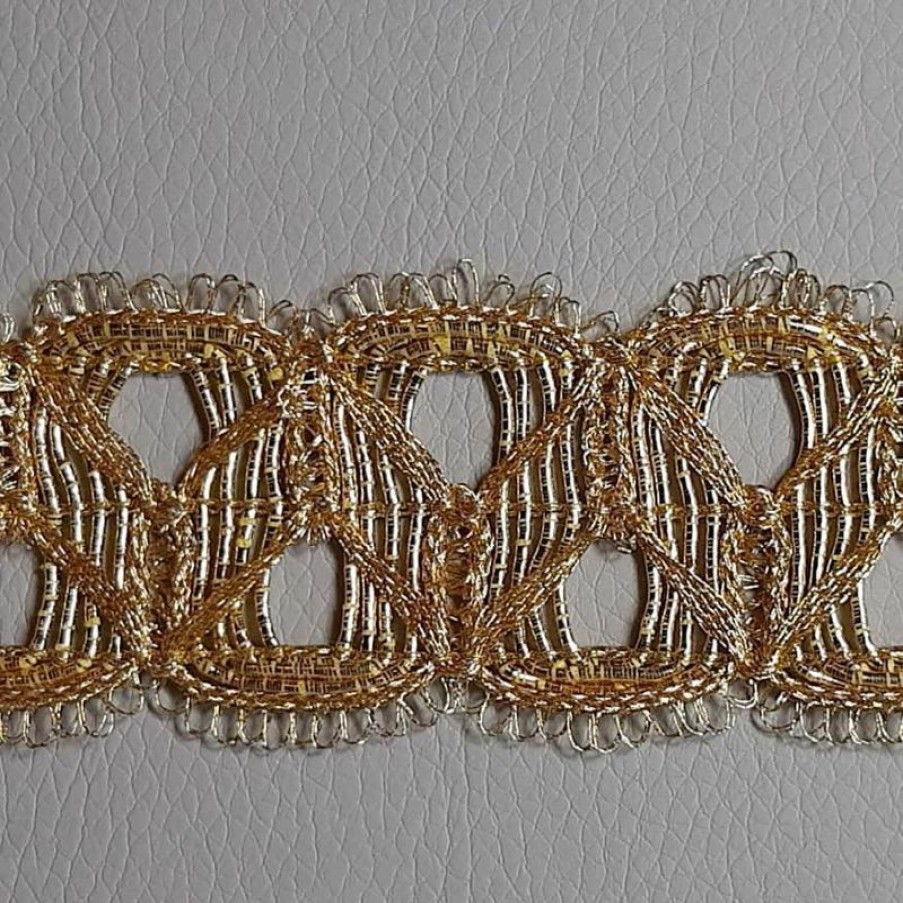 Tessuti al metro per Paramenti Agremano Oro Catenella H. Cm 3,5 (1,4 Inch) Filato Metallico Viscosa Orlo Bordo Passamaneria Per Paramenti Sacri Ecclesiastical Fabrics And Passementerie