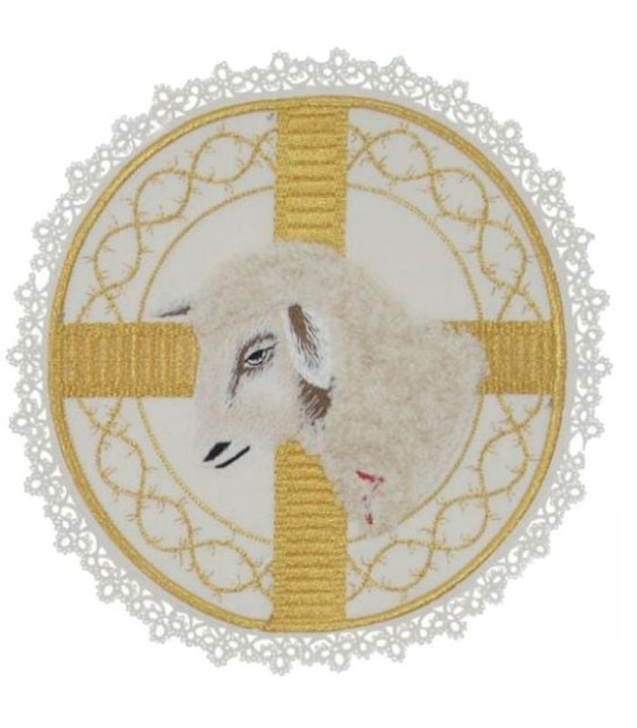 Chorus by Ricamificio Umbro - Catalogo Palla Copricalice Chorus Tonda In Raso Di Seta Con Merletto E Ricamo Agnello - Bianco Catholic Priest & Liturgical Vestments