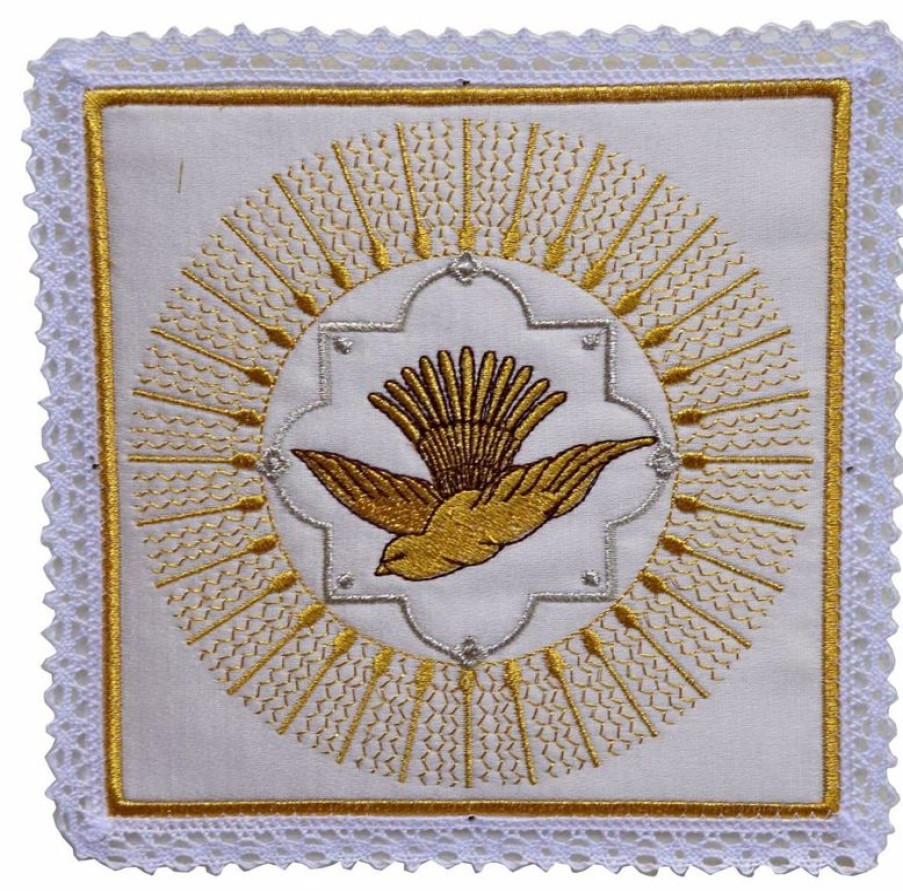 Chorus by Ricamificio Umbro - Catalogo Palla Copricalice Chorus Quadrata In Raso Di Seta Con Merletto E Ricamo Spirito Santo - Bianco Altar Cloths