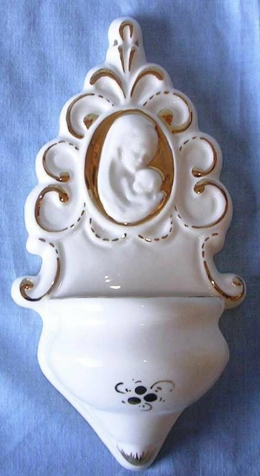 Maioliche Deruta Madonna Con Bambino Acquasantiera Cm 22 (8,7 In) Ceramica Invetriata Bianca Filo Oro Sacred & Religious Ceramics