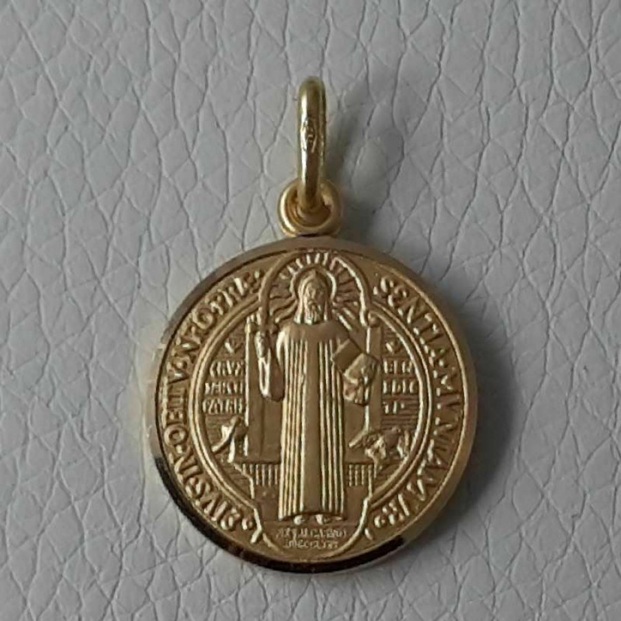 Vaticanum Gioielli in Oro Croce Di San Benedetto Crux Sancti Patris Benedicti Medaglia Sacra Pendente Tonda Conio Gr 3,9 Oro Giallo 18Kt Bordo Liscio Uni Donna Uomo First Communion