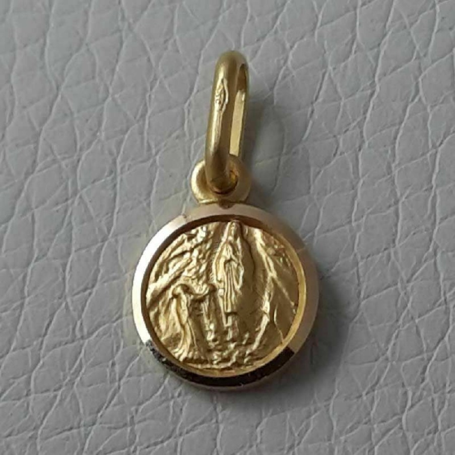 Vaticanum Gioielli in Oro Madonna Nostra Signora Di Lourdes Medaglia Sacra Pendente Tonda Conio Gr 1 Oro Giallo 18Kt Con Bordo Liscio Uni Donna Uomo Confirmation